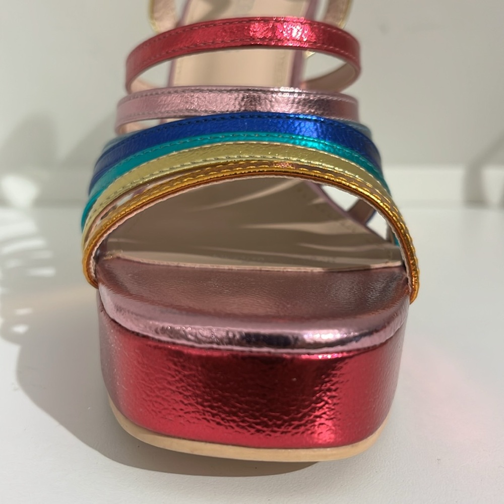 Fabulous Rainbow Multi-Color Metallic Strappy Sandals. Never Worn. Size 7.5. - Picture 5 of 9
